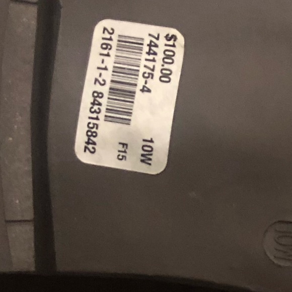 Tall brown boots - Picture 3 of 3